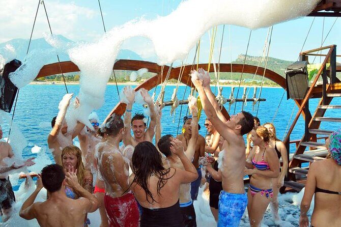 Alanya All Inclusive Pirate Boat Trip With Hotel Transfer - Stop 2: Aşıklar Mağarası and the Swim-Cave Day