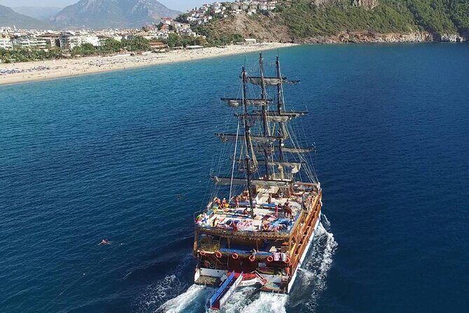 Alanya Catamaran Boat Tour with Lunch, Soft Drinks & Transfer - Seats, crowding, and how to make the ride feel comfortable