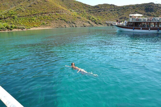 Alanya Catamaran Boat Trip incl. Lunch and drinks - Coastline Views on the Open Sea: Harbour to Quiet Coves