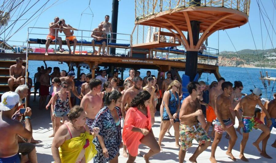 Alanya: Catamaran Boat Trip with Sunbathing and Swimming - Ulaş Beach: A Breather After the Main Hits