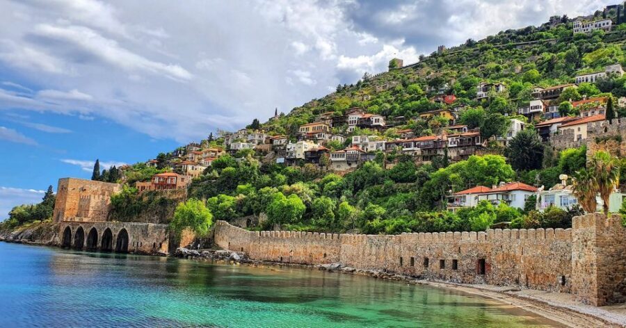 Alanya: Catamaran Boat Trip with Sunbathing and Swimming - Timing, Dolphin Chances, and Why Sea Conditions Matter