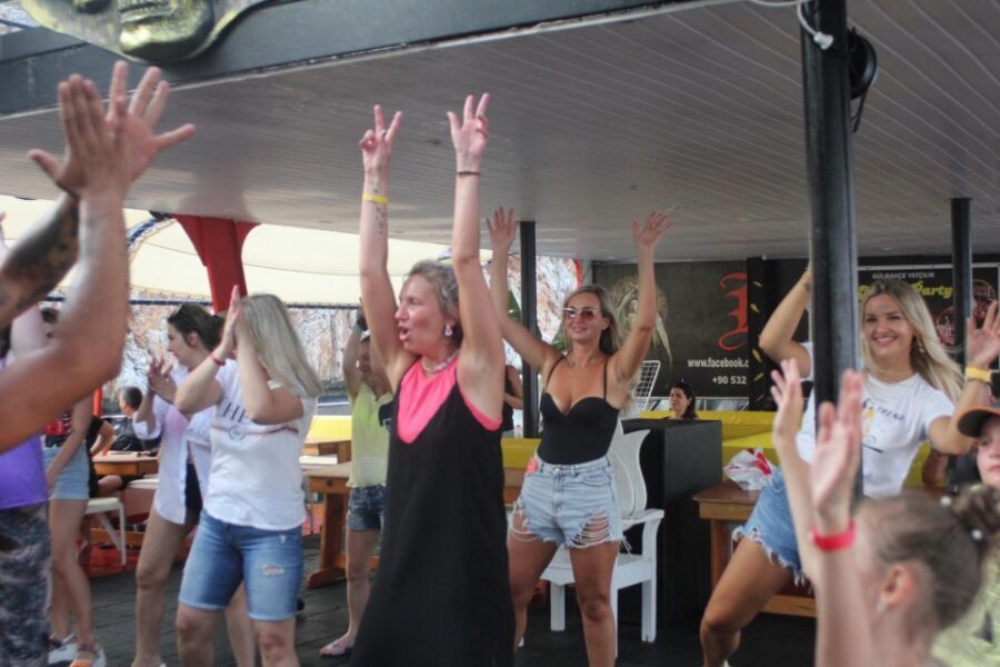 Alanya: Evening Jeep Tour with Sunset Boat Trip and Dinner - What to Wear and Bring for a Smooth Night