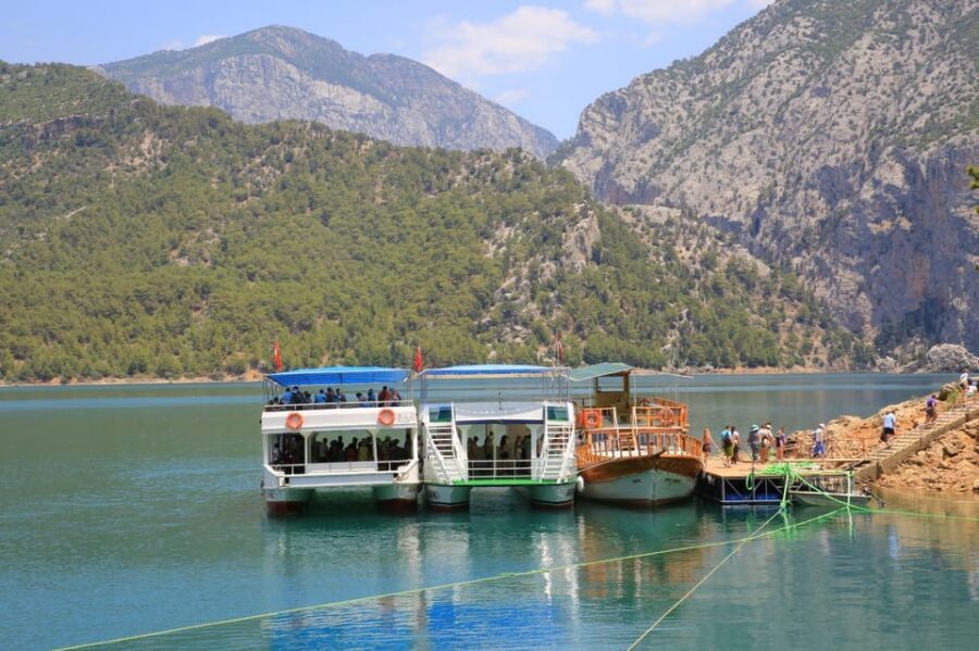 Alanya: Green Canyon Boat Trip with Lunch and Hotel Pickup - Lakeside Lunch: Included Food, Easy Atmosphere