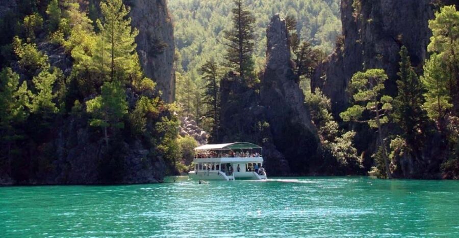Alanya: Green Canyon Boat Trip with Lunch and Hotel Pickup - Guide Language and Group Reality: What to Expect on Board