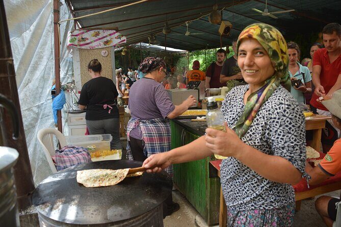 Alanya Jeep Safari - Stop 2: Obaalacami village house and a local bazaar (about 45 minutes)