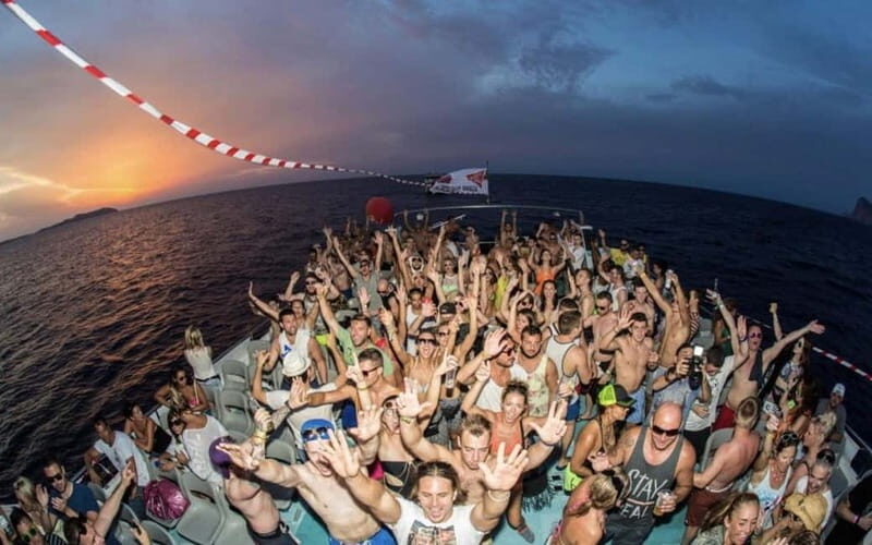 Alanya Optional Alcoholic Sunset Boat Cruise and Foam Party - The music and foam party: fun, loud, and very specific