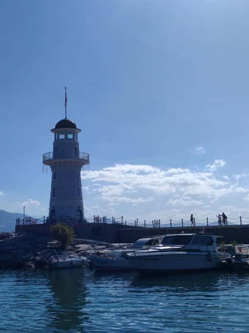 Alanya: Pirate Boat with Lunch and Unlimited Drinks - Foam Party, Music, and Crew Energy (Plus Showers)