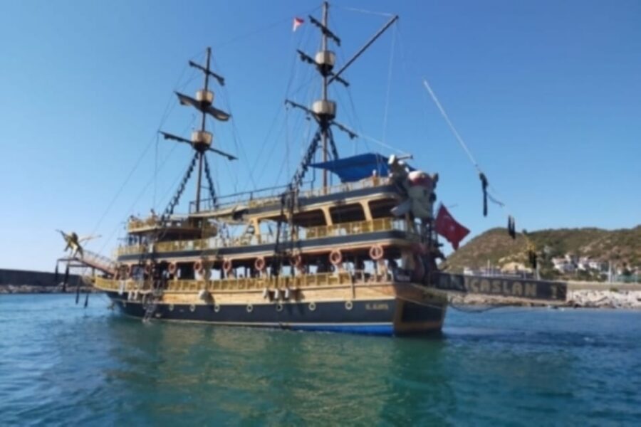 Alanya: Pirate Ship Cruise with Food and Swimming Stops - Lunch Aboard: Barbecue Food, Real-Time Convenience