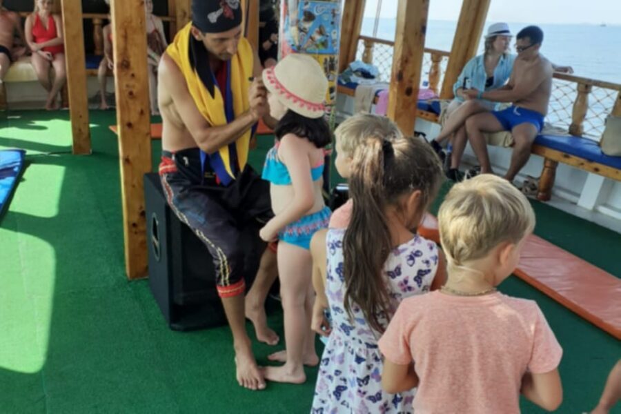 Alanya: Pirate Ship Cruise with Food and Swimming Stops - Who This Cruise Suits Best