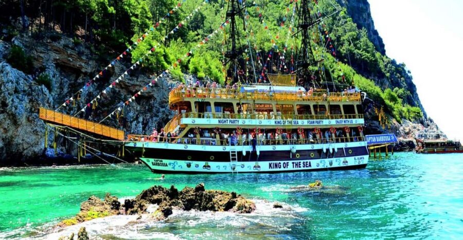 Alanya: Pirates Boat Trip with Lunch and Hotel Pickup - Getting picked up across Alanya: the easiest version of a boat day