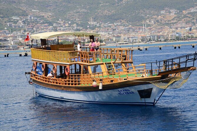Alanya Relaxing Boat Tour with Lunch, Soft Drinks & Transfer - Why This Alanya Boat Day Feels Less Like a Show