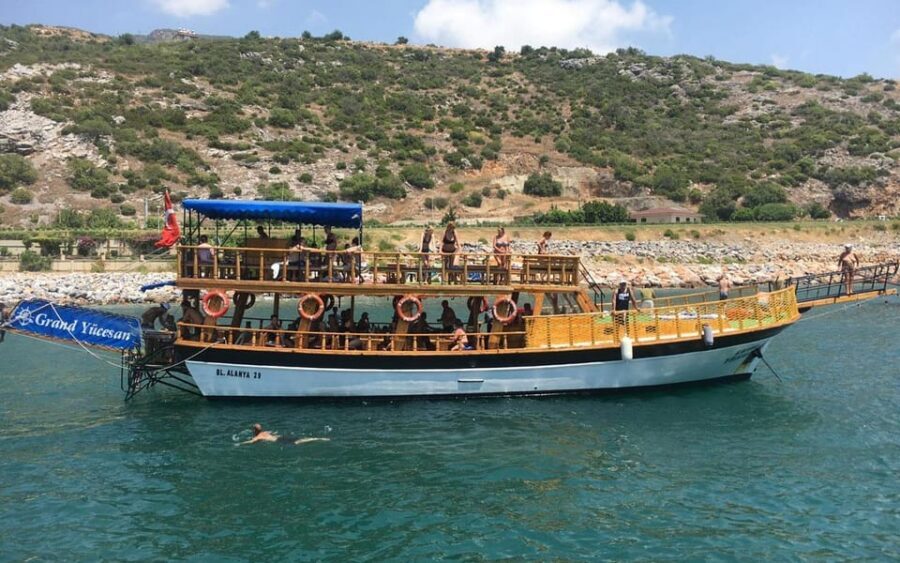 Alanya Relaxing Family Boat Tour Without Foam And Loud Music - Why this relaxing boat tour beats the loud-party version
