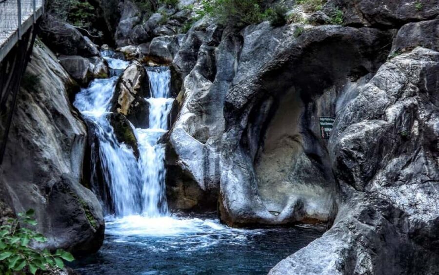Alanya:4x4 Jeep Safari and Cave Tour With Lunch At Dim River - Jeep safari in the Taurus Mountains: what the ride feels like