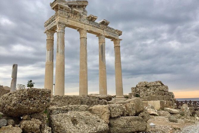 Antalya Excursion to Perge, Aspendos, side, Manavgat waterfall - The guides and driver part: why it matters on a day like this