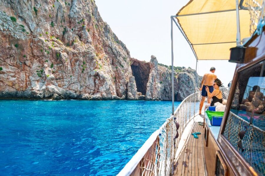 Antalya: Old Town Harbor Sightseeing Cruise - Why see Kaleici from the water first?