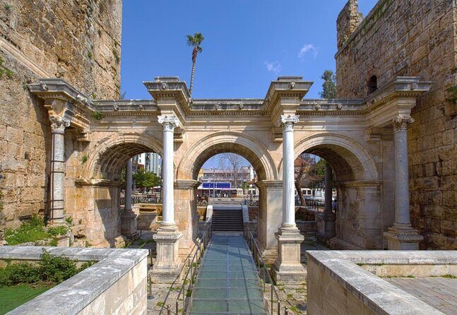 Antalya: Old Town Walking Tour incl. Turkish Tea and Baklava - Key highlights at a glance