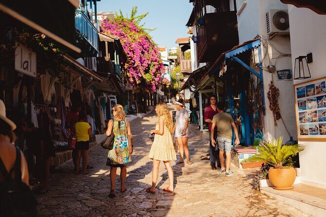 Antalya: Old Town Walking Tour incl. Turkish Tea and Baklava - Stop 4: Hıdırlık Kulesi photo break