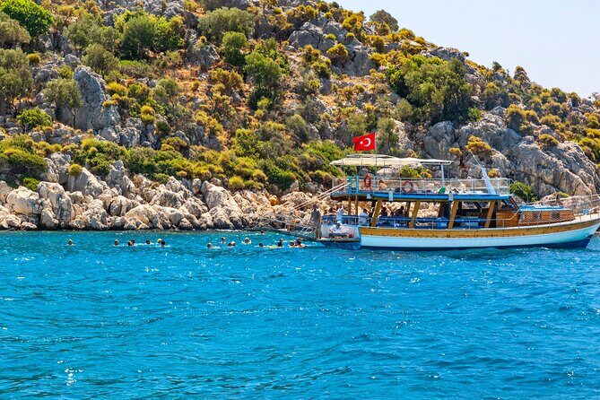 Antalya: Old Town Walking Tour incl. Turkish Tea and Baklava - Stop 5: Antalya Clock Tower for a classic old-town photo