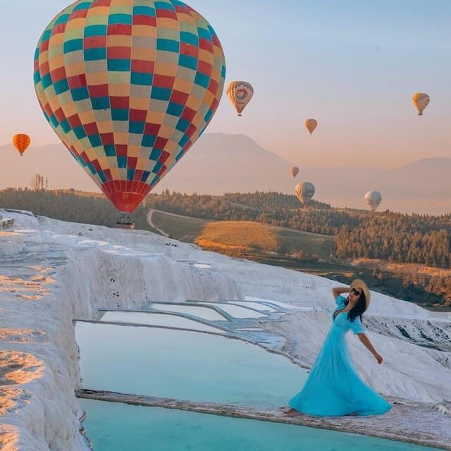 Antalya: Pamukkale Guided Tour With Optional Balloon Flight - Hierapolis ruins with a guide: what’s worth focusing on