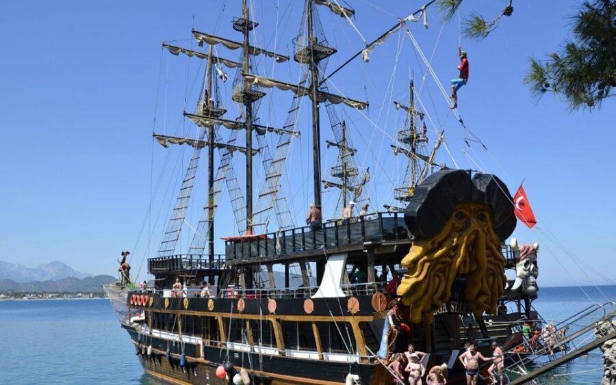 Antalya: Relax Boat Trip with Lunch to the Duden Waterfall - Lunch onboard at the waterfall: value that actually matters