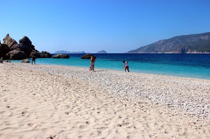 Antalya Suluada Boat Trip w/Lunch & Pickup (Maldives of Turkey) - Boat vibe, music, and the reality of crowds