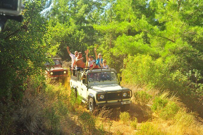 Combi Safari offroad adventure with picnic - Mountain village family home: everyday life, not a staged show