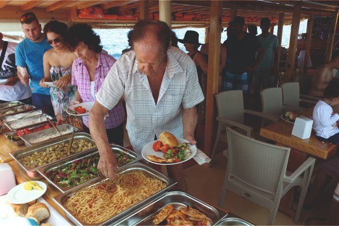 Dolphin Island Boat Trip – Swim, Sun & Lunch Included - Lunch onboard: what you get, what to watch, and why it’s decent value
