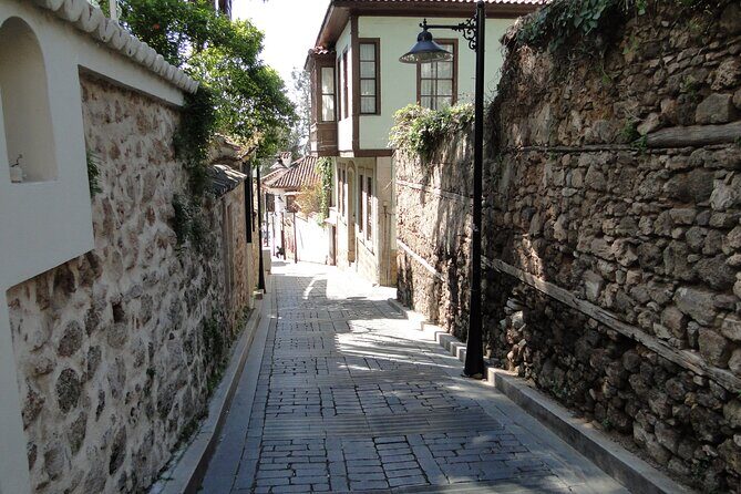 Explore The Old Town With Local Taste - Hıdırlık Tower: Roman-Era Clues Over the City Walls