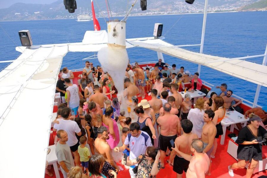 From Alanya: Boat Tour with Unlimited Soft Drinks and Lunch - Devil’s Cave Area: The Final Coast View and Swim Moment