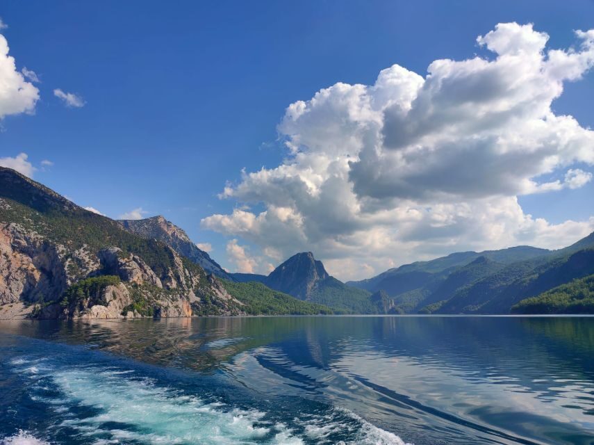 From Alanya: Green Canyon Day Trip with Lunch and Boat Ride - Lunch at the Lakeside Restaurant: Food Choices, Queues, and Stairs