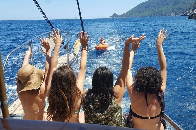 GONSTER : Luxury Pirate Boat Trip Lunch & Soft Drinks & Transfer - Food on board: what to expect without overhyping it