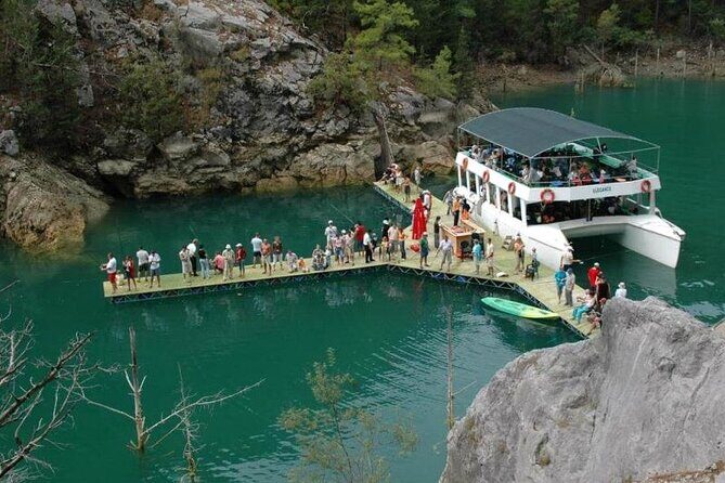 Green Canyon Boat Trip with Lunch and Unlimited Drinks - Why Green Canyon feels different from a standard boat trip