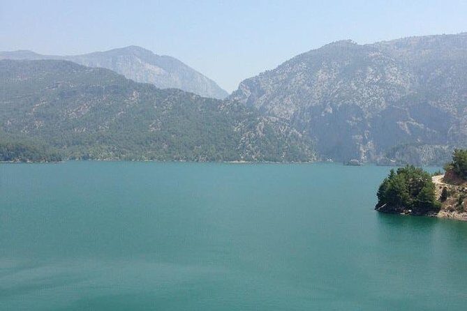 Green Canyon Magic: Scenic Boat Tour for Nature Lovers - The Role of the Local Licensed Instructor