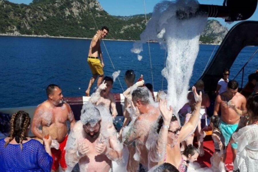 Kemer/Antalya/Belek/Kundu, Exciting Pirate Ship Adventure - Lunch on Board: Simple, Convenient, and Scenic