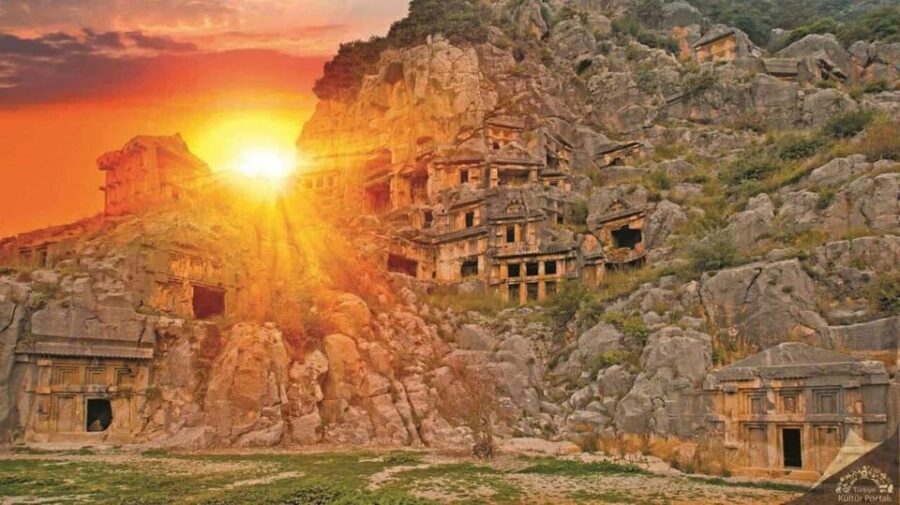 Kemer Demre Myra Kekova Tour - Kekova by boat: the sunken city story and how the glass-bottom part works