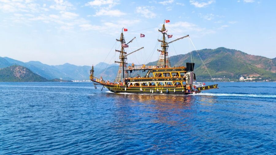 Kemer Full-Day Pirate Boat Trip with Lunch - Beycik Bükü and Paradise Island or Mehmet Ali Bükü: the photo-stop rhythm