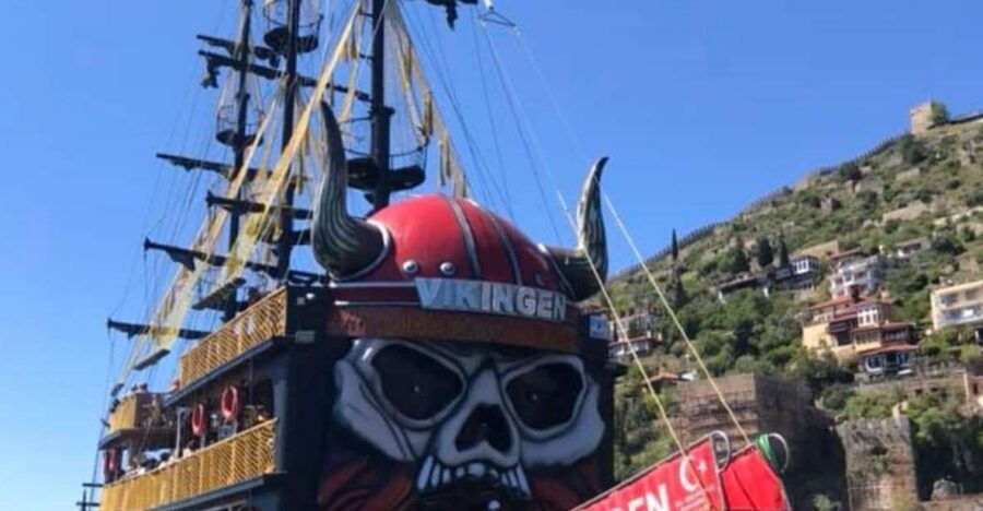 King of Vikingen All Inclusive Boottour Party and Swim - Boarding in Alanya: easy pickup, quick start
