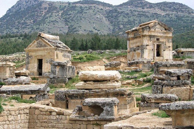 Pamukkale Hierapolis and Cleopatra's Pool Tour with lunch from Antalya - Lunch and the onyx shop stop: a break with trade-offs