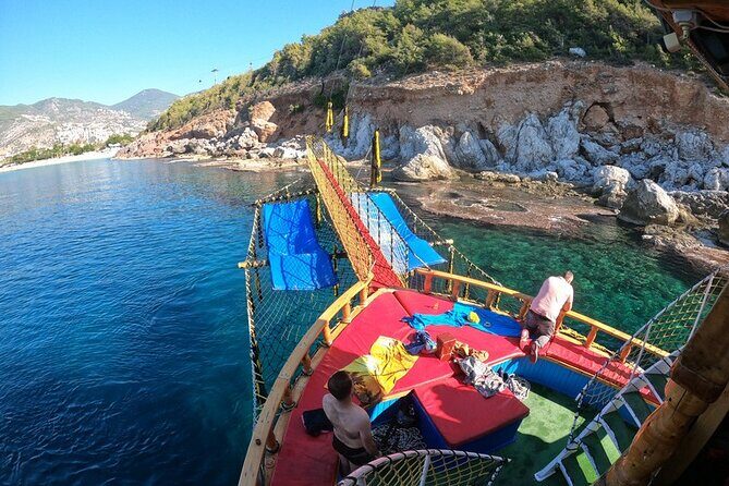 Pirate Boat Tour in Alanya: A Relaxing Day Out with Lunch - Cleopatra Beach Swim Time and Lunch at Pasha Beach