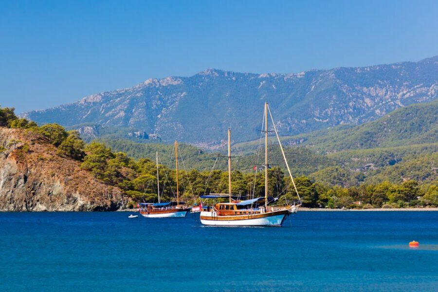 Relaxing Boat Trip with Lunch and Drinks - Lunch on Board and the Drinks Reality Check