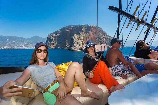 Side-Alanya: Pirate Yacht Tour (Legend Big Kral) with Lunch-Drink - The views you’ll get: Cleopatra Beach, Alanya Castle, and Harbor