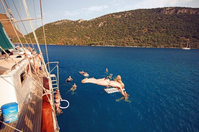 Side Dolphin Island Boat Trip With Lunch And Soft Drinks - Manavgat River Delta: The River-Sea Combination Swim