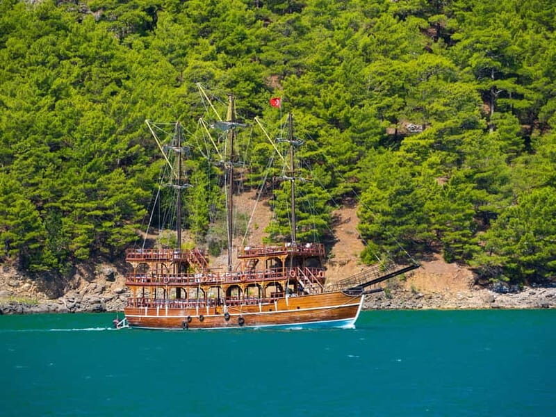 Side: Green Canyon Boat Trip with Lunch near Green Lake - The main event: cruising the Grand Canyon and Little Canyon