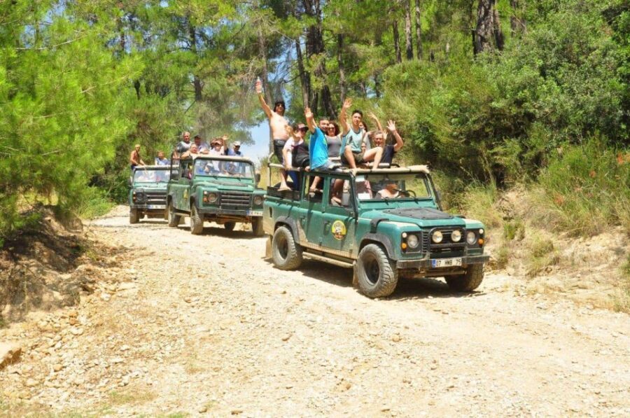 Side: Jeep Safari Adventure with Lunch at Green Lake - The Small Zoo Stop: A Quick Detour You Should Judge for Yourself