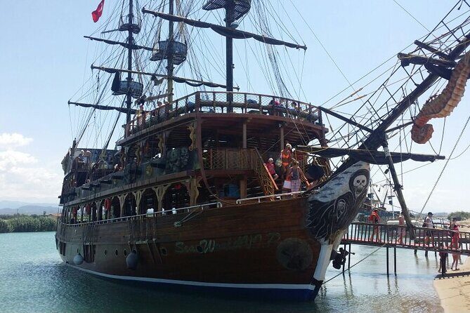 Side Manavgat Boat Trip With Lunch And Unlimited Drinks - Lunch on board: fish or chicken, pasta, salad, and soft drinks