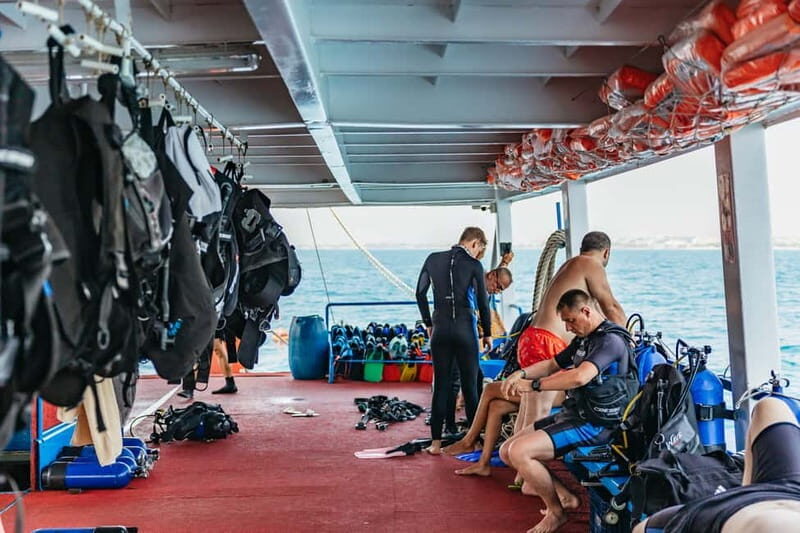 Side: Scuba Diving, Underwater Museum, 2 Dives incl. Lunch - Lunch onboard: the real value hidden in the middle of the day