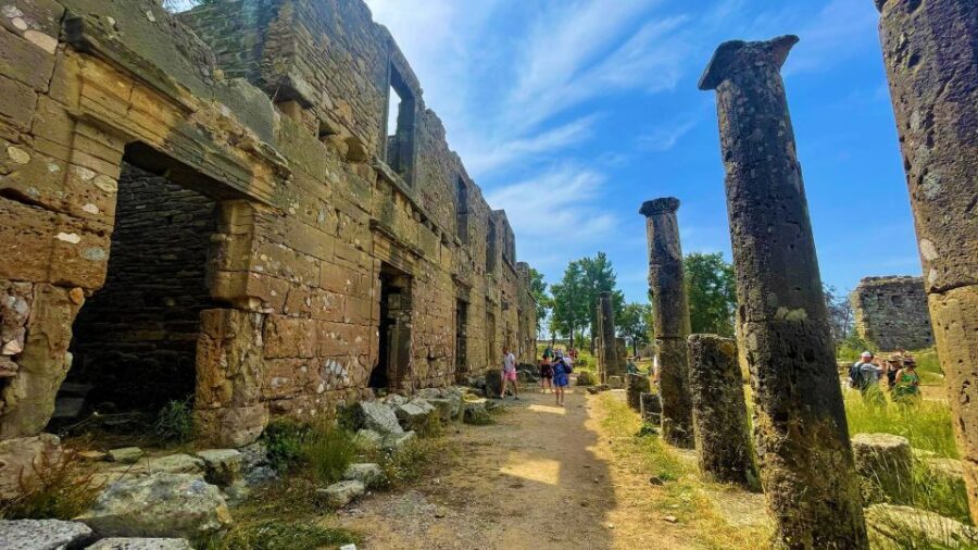 Side:Green Lake Mix Tour - A Day of Nature History & Culture - Mosque visit: short, meaningful culture stop
