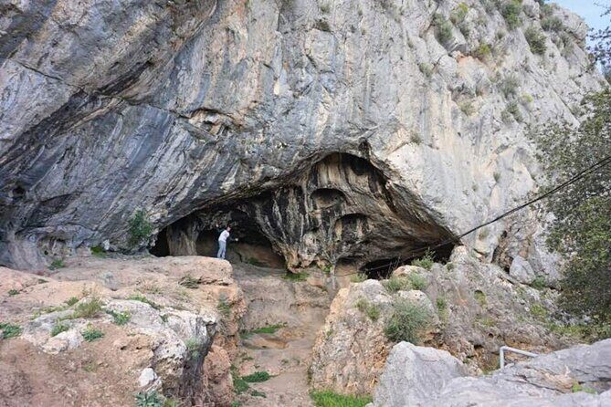 Termessos and Karain Cave Journey Through Time of Antalya - Stop 2: The Antalya Turkish cuisine hour (and how your guide helps)